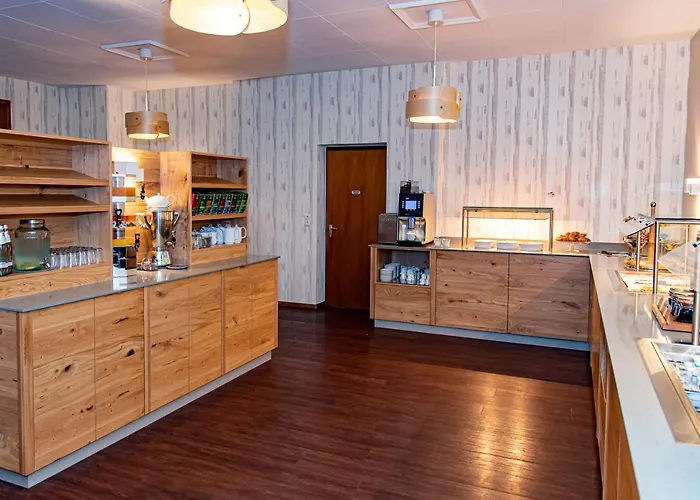 Bayerischer Hof Hotel 3*